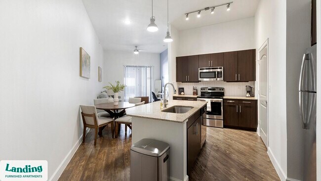 Foto del edificio - 5275 Town and Country Blvd