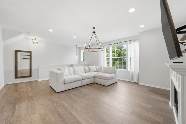 Building Photo - 2546 Huntleigh Ln