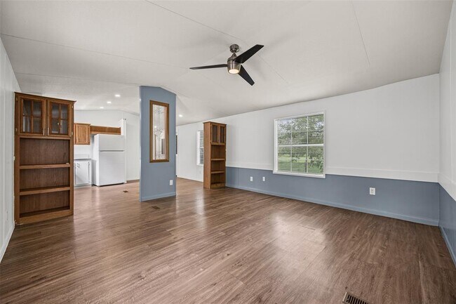 Building Photo - 184 Oak Forest Ct