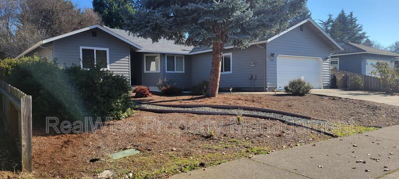 Primary Photo - 1267 SW Ironwood Dr