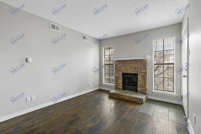 Building Photo - 9520 Royal Lane