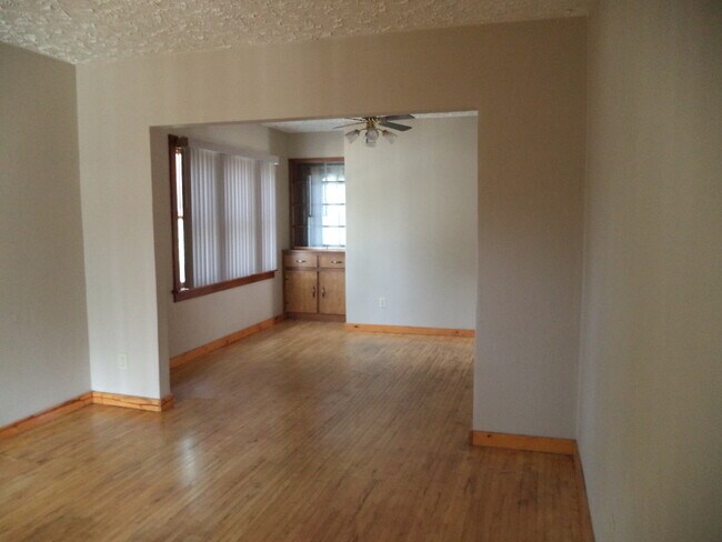 Foto del edificio - 3 Bedroom Charmer near MSU!