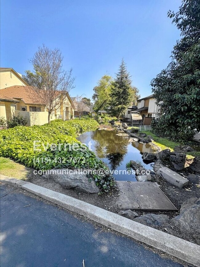 Building Photo - 1631 Porter Way