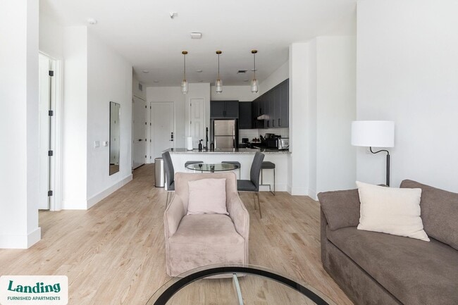 Building Photo - 650 E Sycamore St