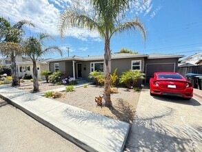 Building Photo - 220 Castaic Ave