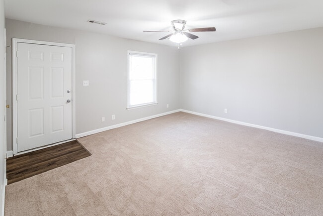 Building Photo - 124 Jean Wells Dr