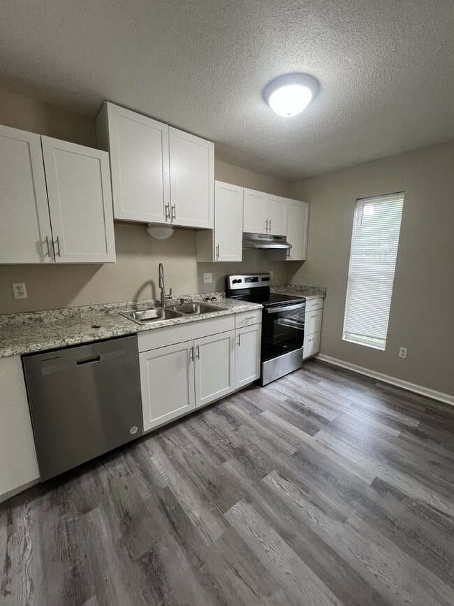 Building Photo - 1430 Stratton Pl Dr