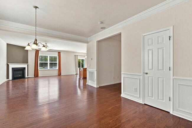 Foto del edificio - 4332 Burchard Dr