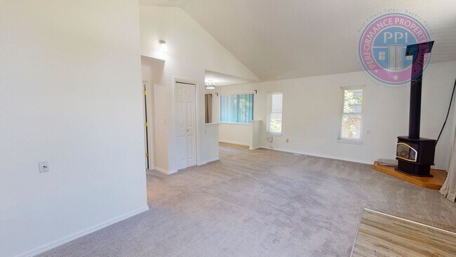 Foto del edificio - FIRST ADDITION - LAKE OSWEGO / SINGLE LEVE...