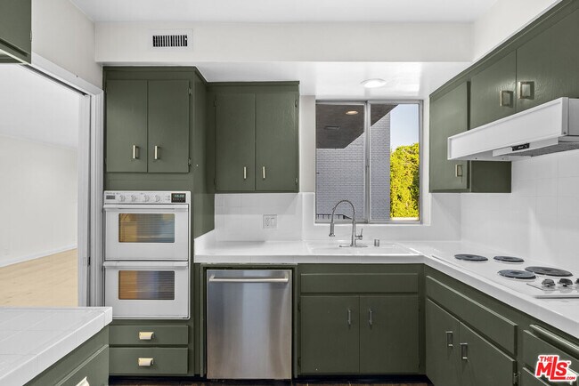 Foto del edificio - 7309 Franklin Ave