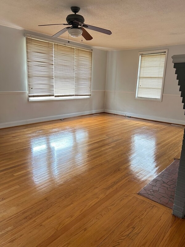 Building Photo - 108 S Rockview Dr