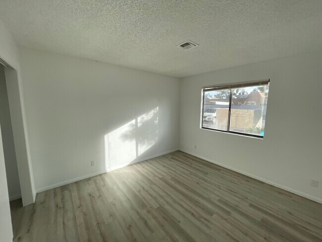 Building Photo - 1479 Tamareno Cir