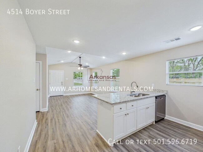 Building Photo - 4514 Boyer St