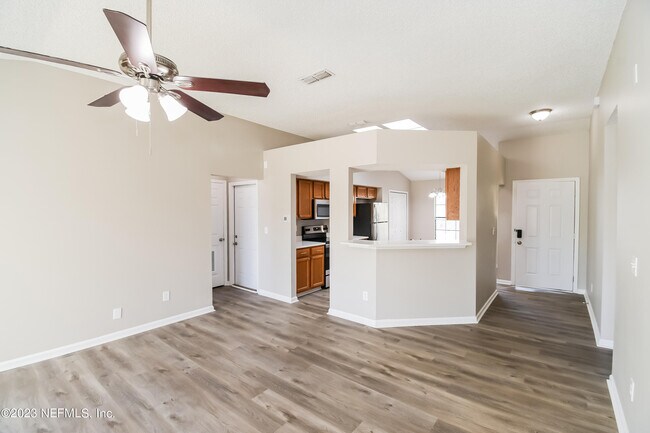 Foto del edificio - 542 Ashcroft Landing Dr