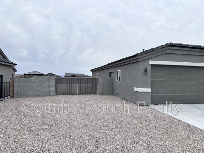 Building Photo - 2176 Hutch St