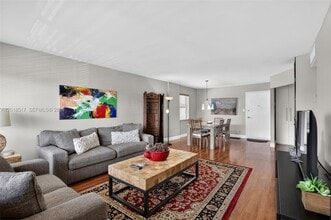 Building Photo - 401 Golden Isles Dr