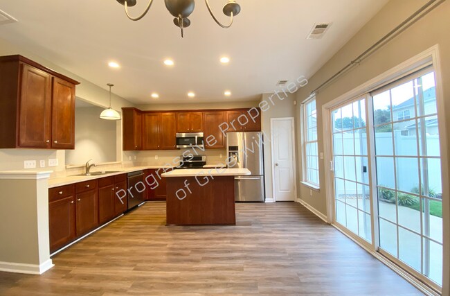 Building Photo - 205 Elise Dr