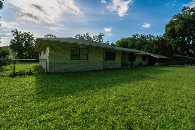 Building Photo - 112 Crescent Blvd