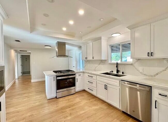 Foto del edificio - Single family residence