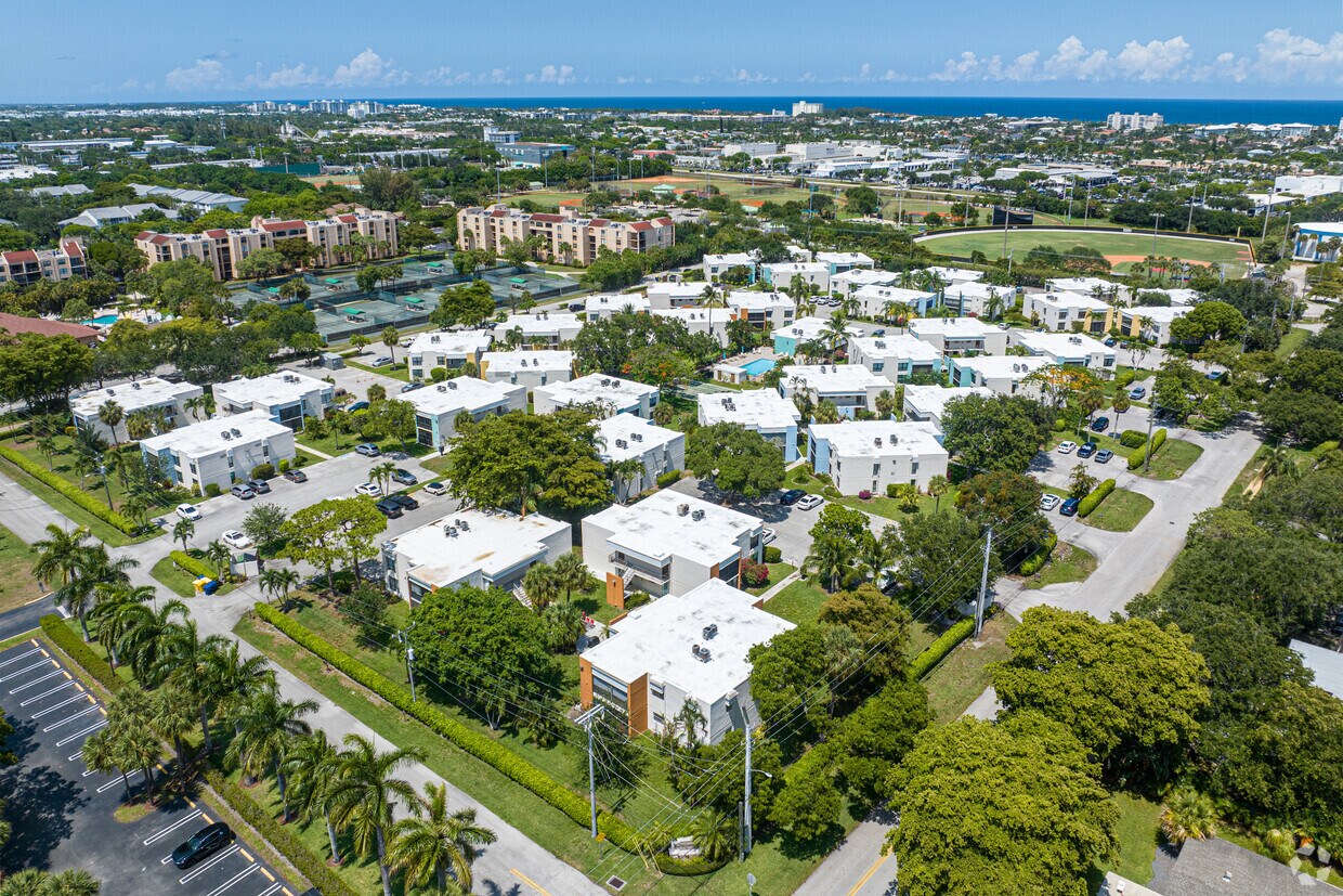 Context - Town & Country Estates Condos