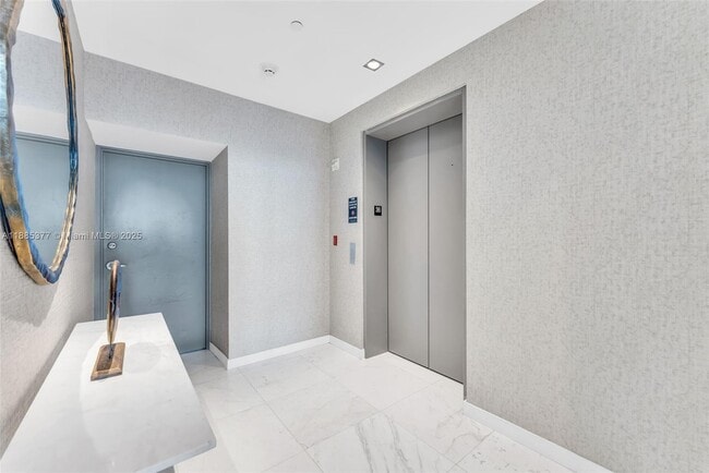 Foto del edificio - 480 NE 31st St