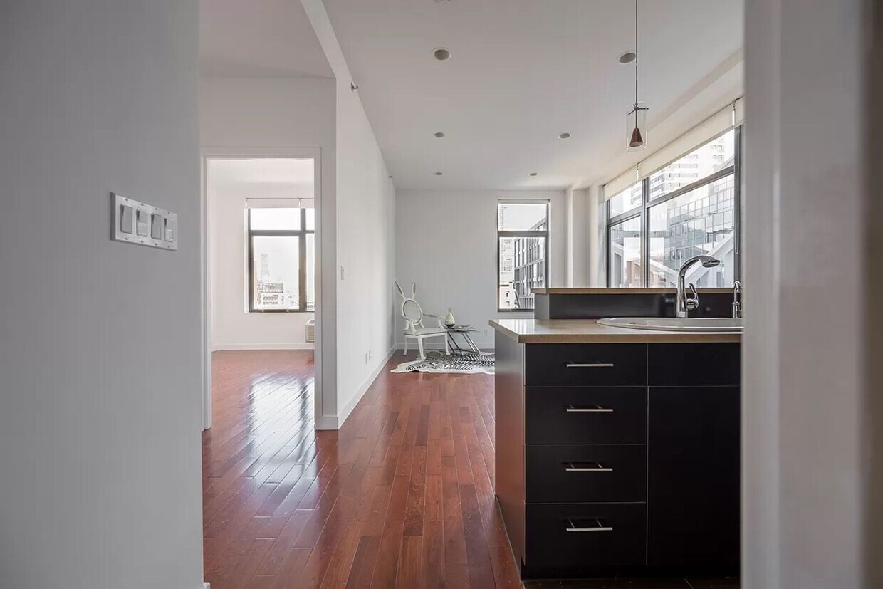 Primary Photo - Stunning 1 bedroom apartment 1 bathroom