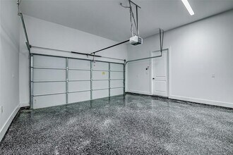 Building Photo - 1913 Hoskins Dr