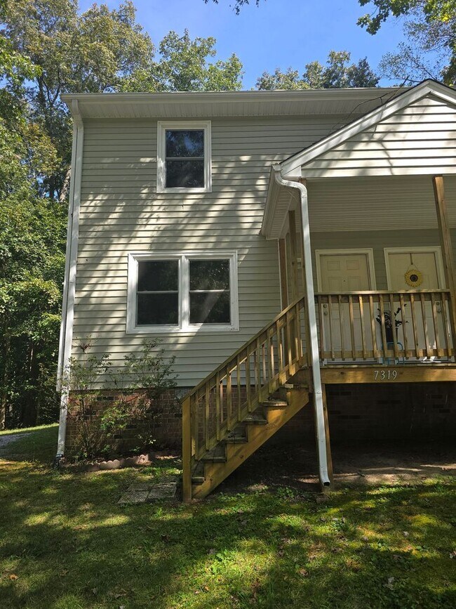 Building Photo - 2 bedroom duplex in Prince George County