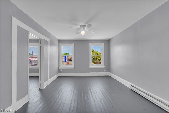 Foto del edificio - 5011 Clark Ave