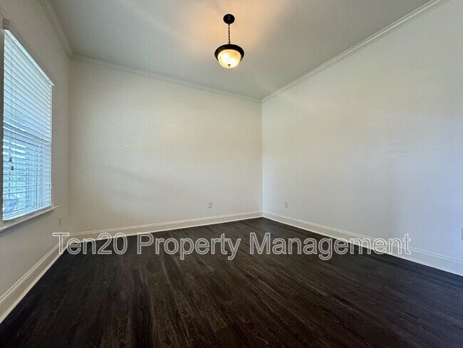 Foto del edificio - 5037 Lexington Ln