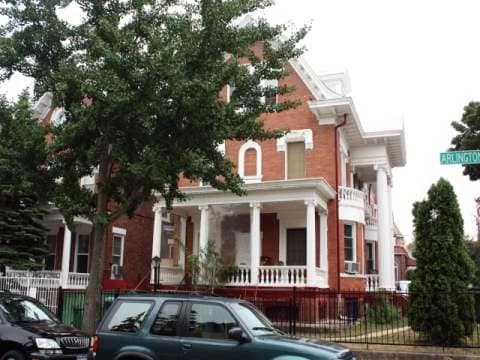 Primary Photo - 124 Arlington Ave