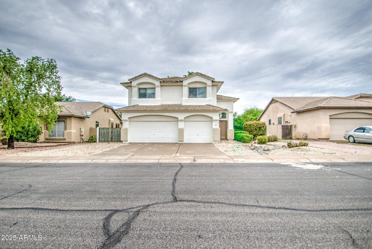 Foto principal - 3938 E San Pedro Ave