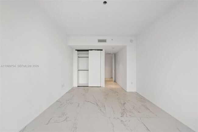 Foto del edificio - 1000 Biscayne Blvd