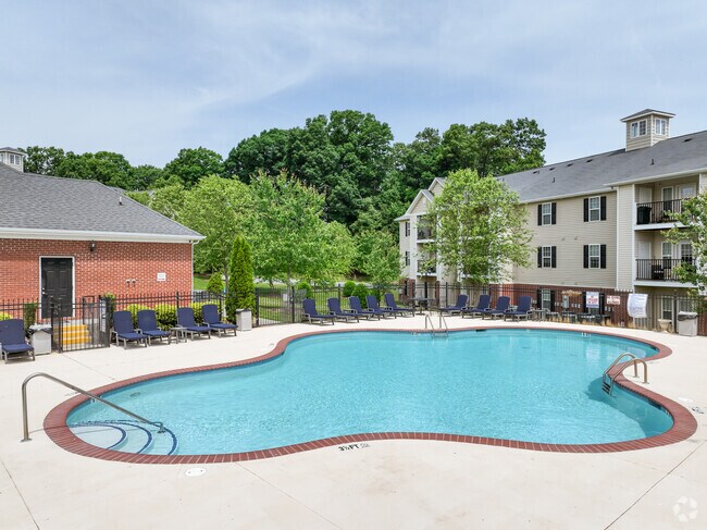 Piscina - The Pointe At Robinhood Village