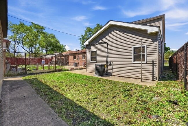 Foto del edificio - 4447 S Leamington Ave