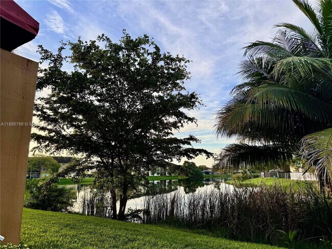 Foto del edificio - 15560 SW 80th St