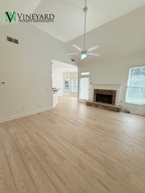 Foto del edificio - 518 Oriole Farm Trail