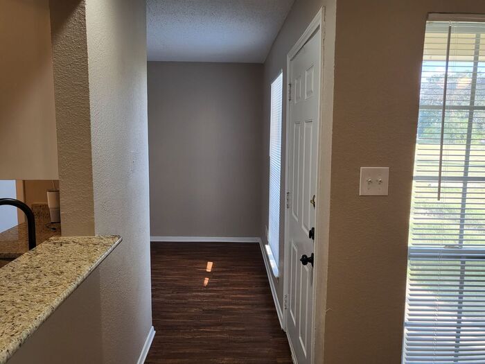 Foto principal - 809 Treadwell Ct