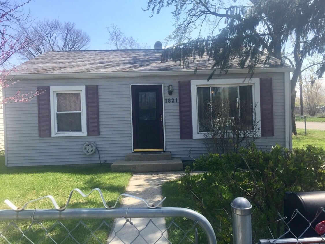 Foto principal - 1821 Asbury St