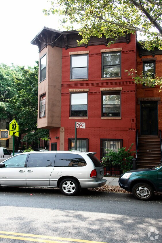 Building Photo - 407 6th Ave