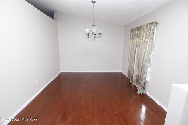 Foto del edificio - 3291 San Jose Ave SE