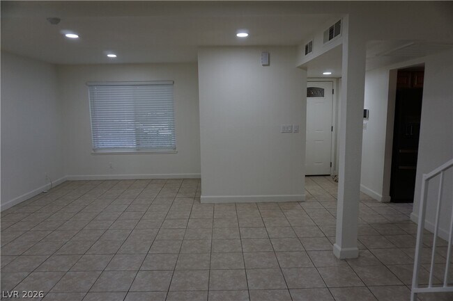 Foto del edificio - 6644 Silverstream Ave