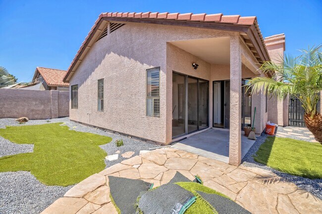 Foto del edificio - Beautiful home in gated community in Ahwatukee now available!
