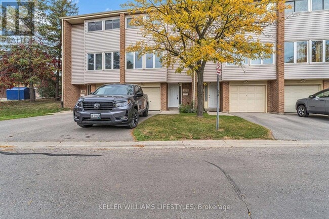 Photo du bâtiment - 700-700 Osgoode Dr