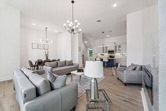 Building Photo - 2122 Oatfield Dr