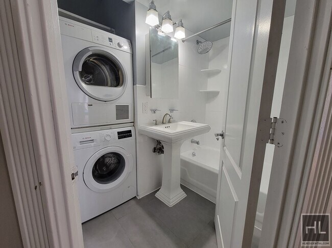 Building Photo - E 18TH ST.