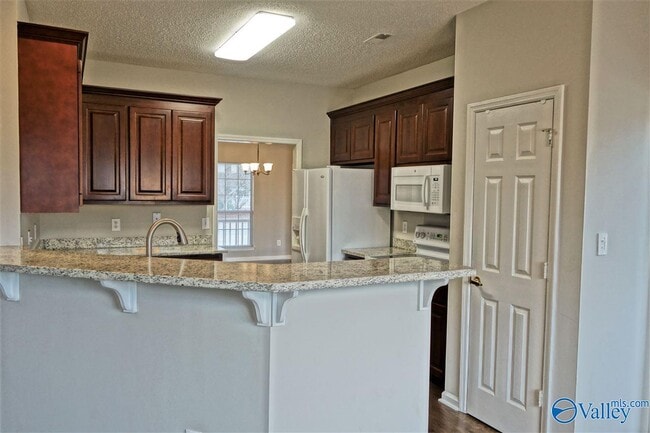 Building Photo - 143 Long Bow Dr