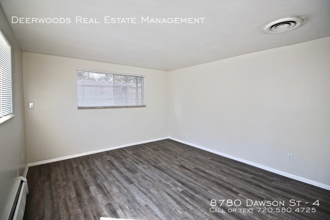 Foto del edificio - 8780 Dawson St