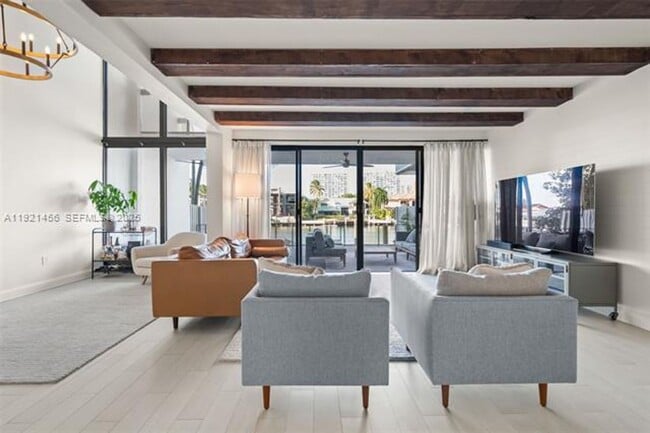 Building Photo - 429 Poinciana Island Dr