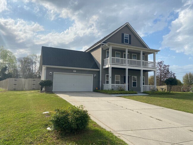 Building Photo - Beautiful 4 bedroom 3.5 bath home in Sneads Ferry - Landing at Mill Creek Community
